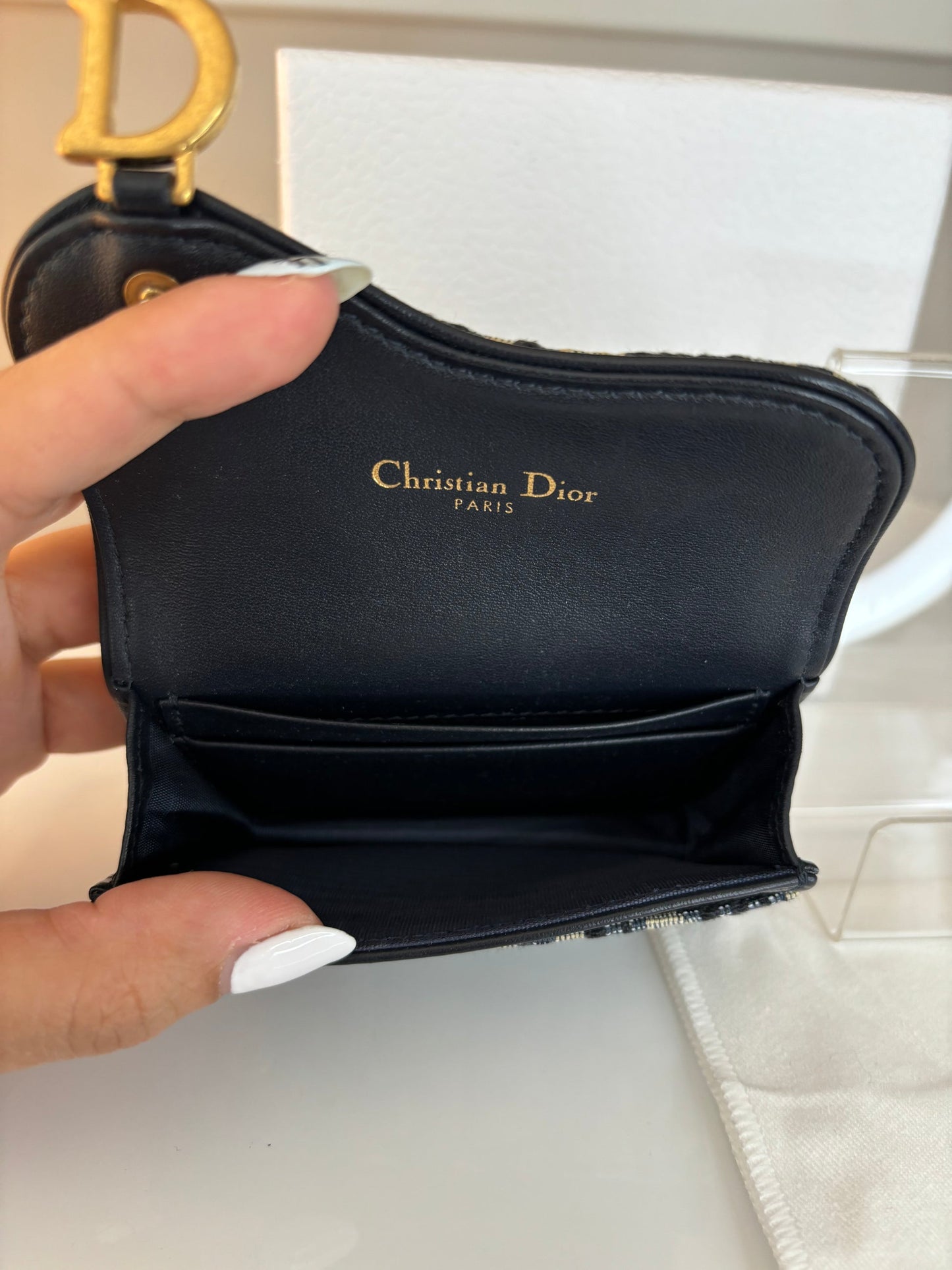 Klassisk Saddle Bloom Card Wallet