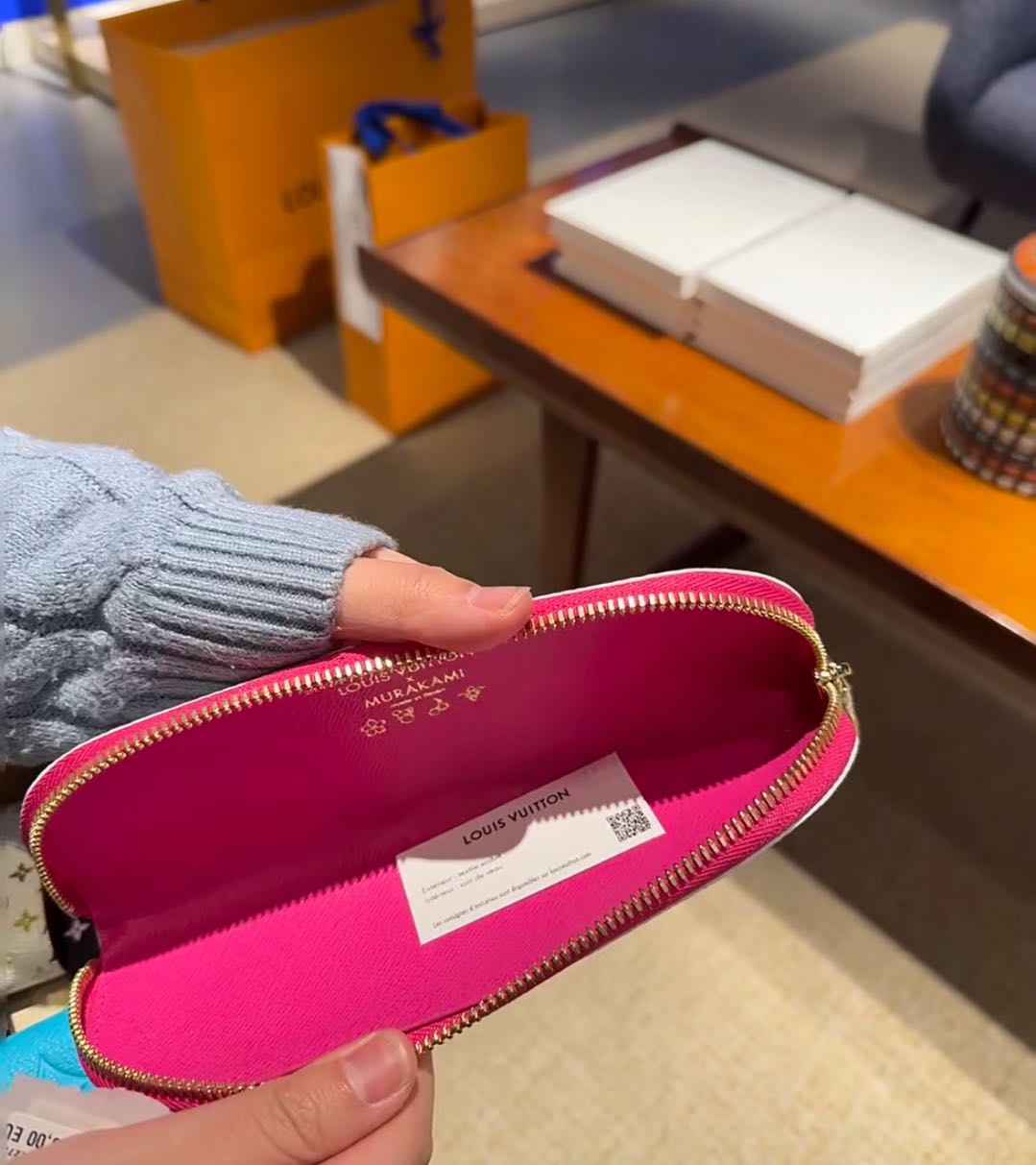 L--Inspired Card Holder Wallet: Chic & Λειτουργικό!