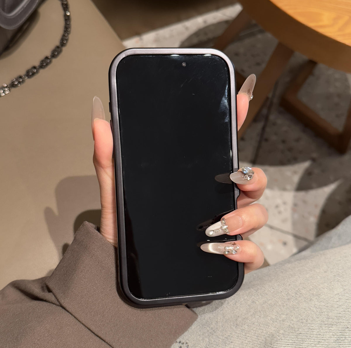 Capa para iPhone com design floral chique — proteção premium com design elegante