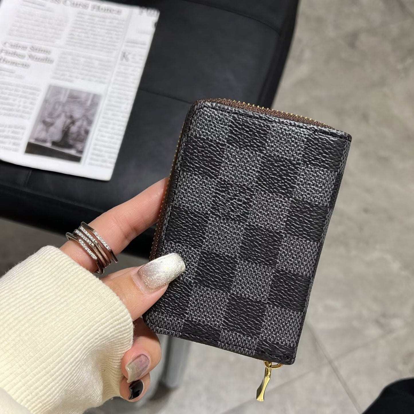 Colección de carteras de lujo con cremallera y monograma: Lou, GG y BBR