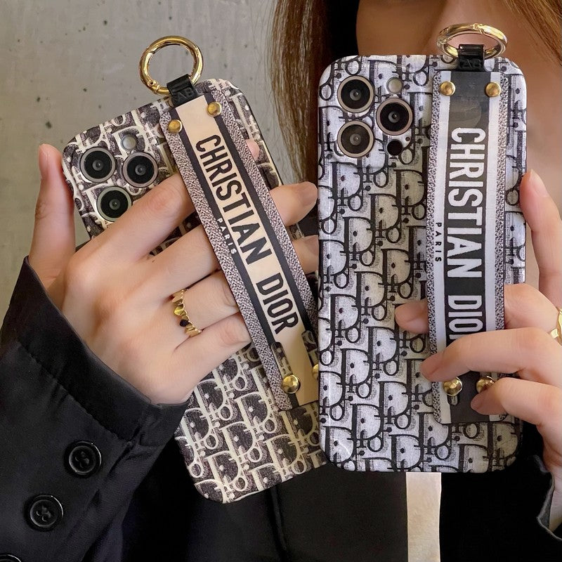 Capa para iPhone com pulseira de moda