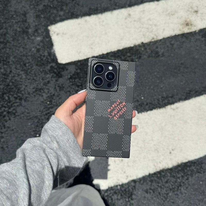 Luxusné čierne<lAMP>biele štvorcové puzdro na iPhone