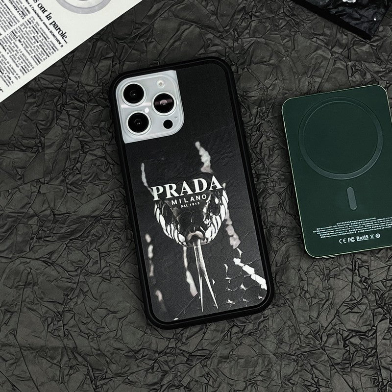 ラグジュアリーブラックiPhoneケース