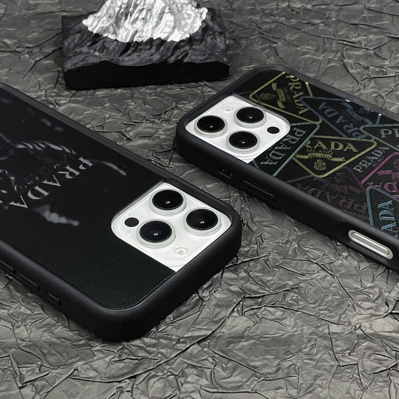 ラグジュアリーブラックiPhoneケース
