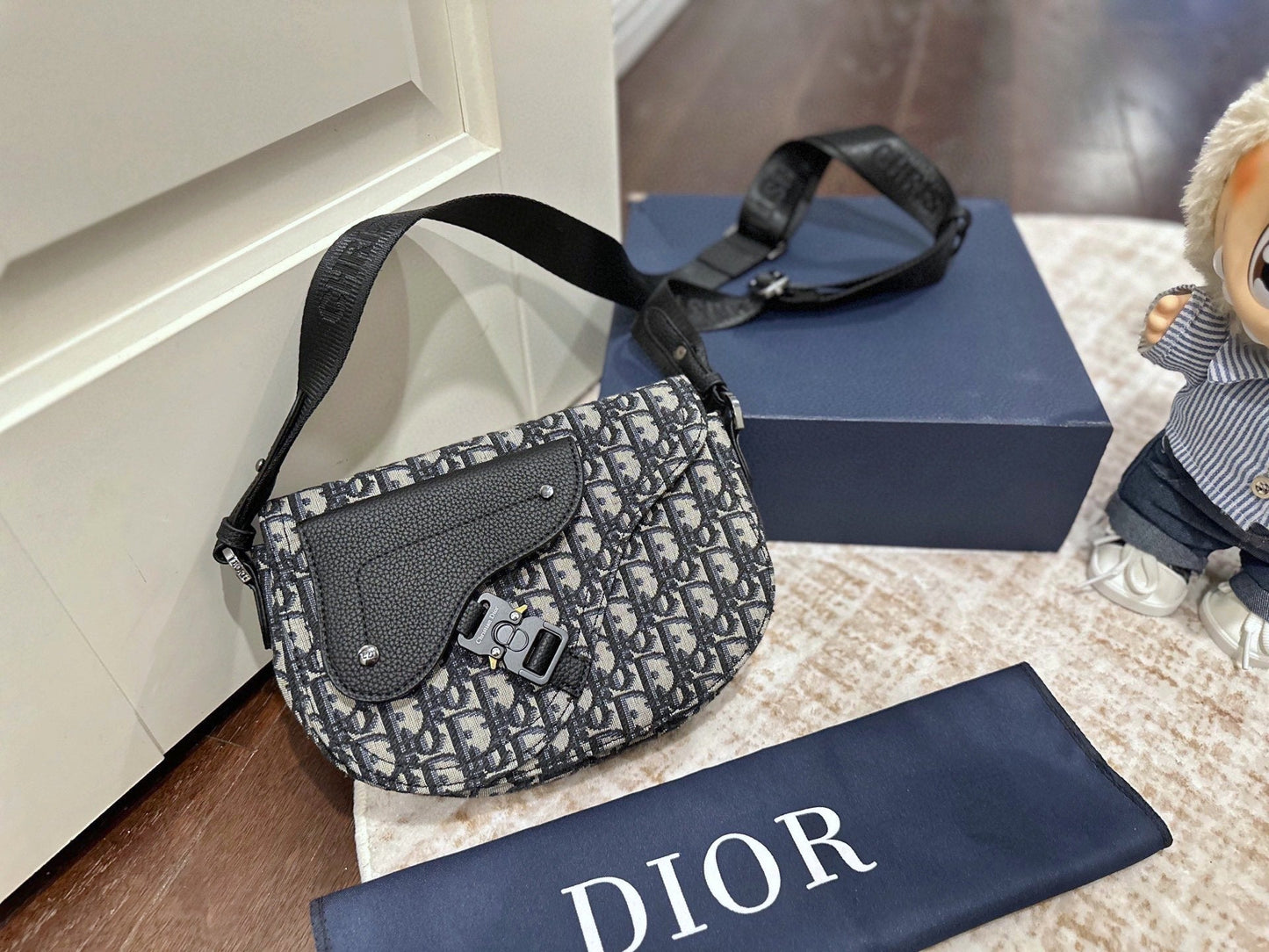 Bandolera vintage con monograma