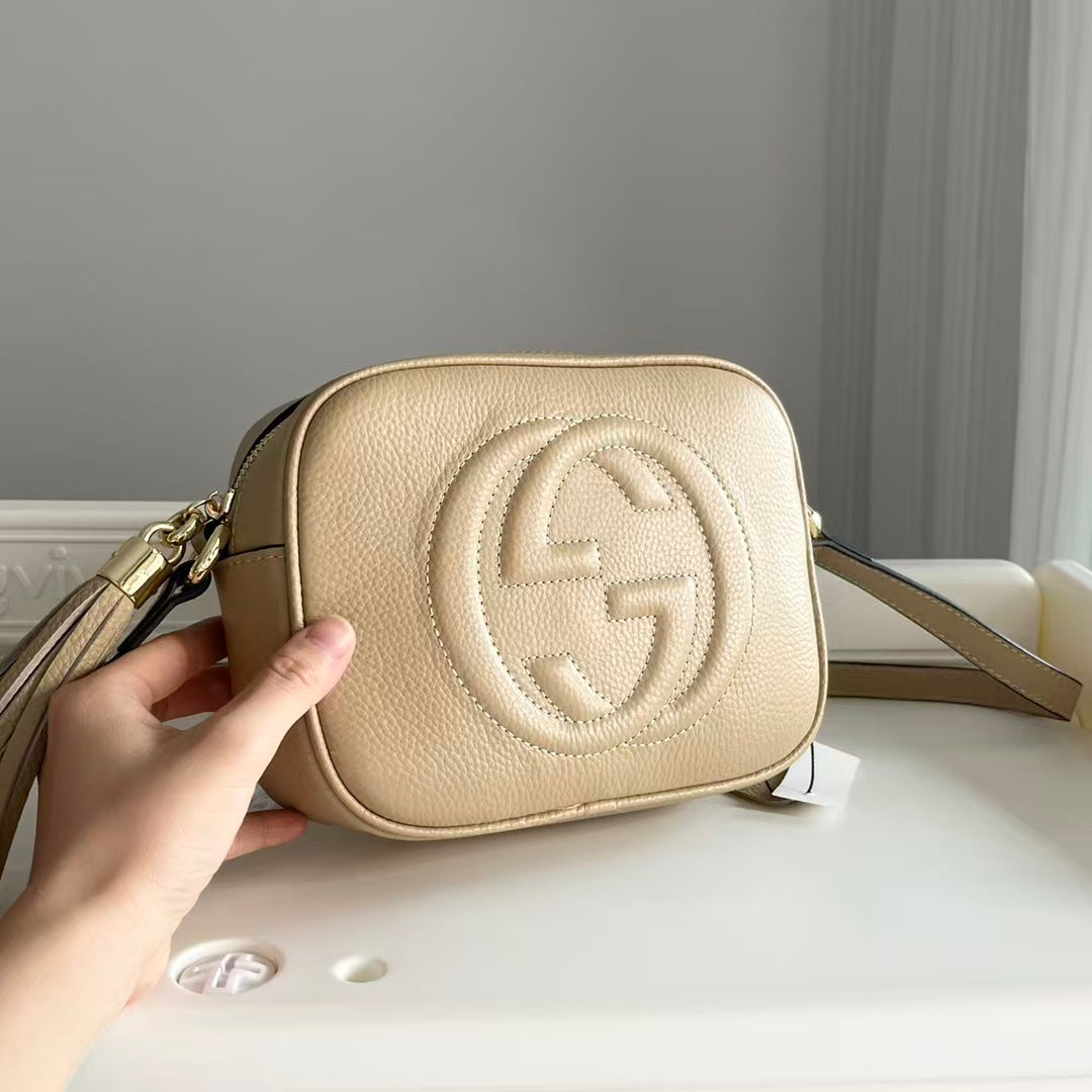 Bolsa Crossbody de Couro Pebbled Avançada