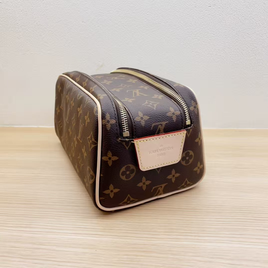 Premium-Kosmetiktasche-01