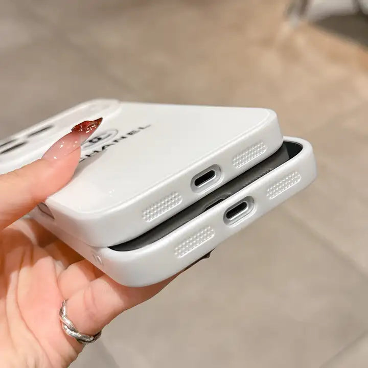 クラシック ミニマリスト リュクス iPhone ケース – ホワイト グロス エディション