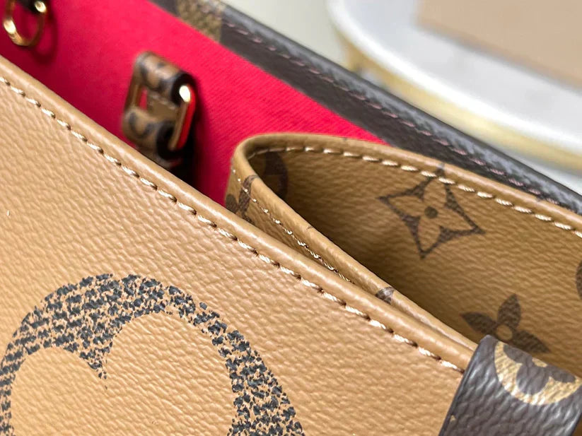 Mála Tote Leathar Luxe Monogram
