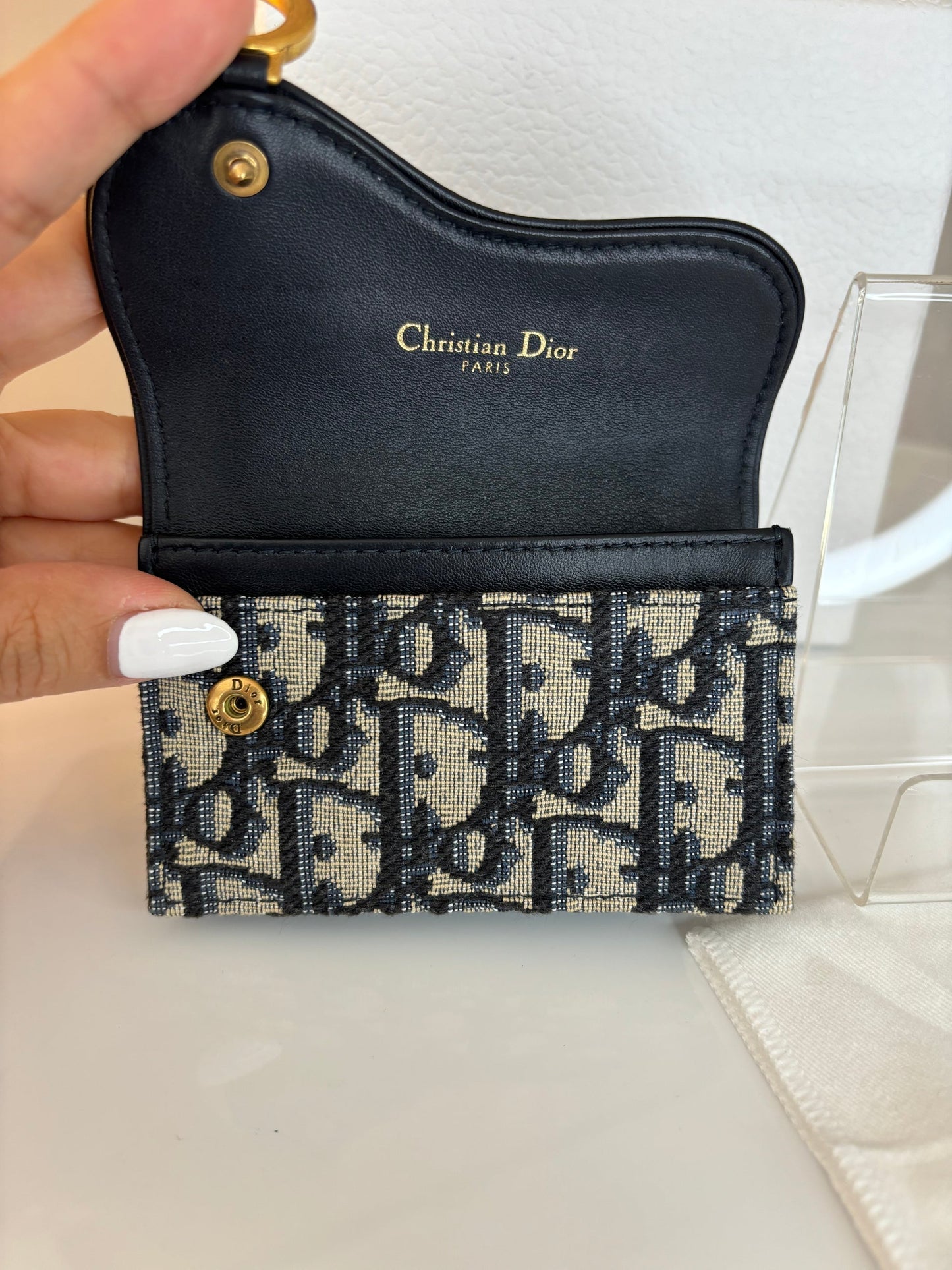 Klassisk Saddle Bloom Card Wallet