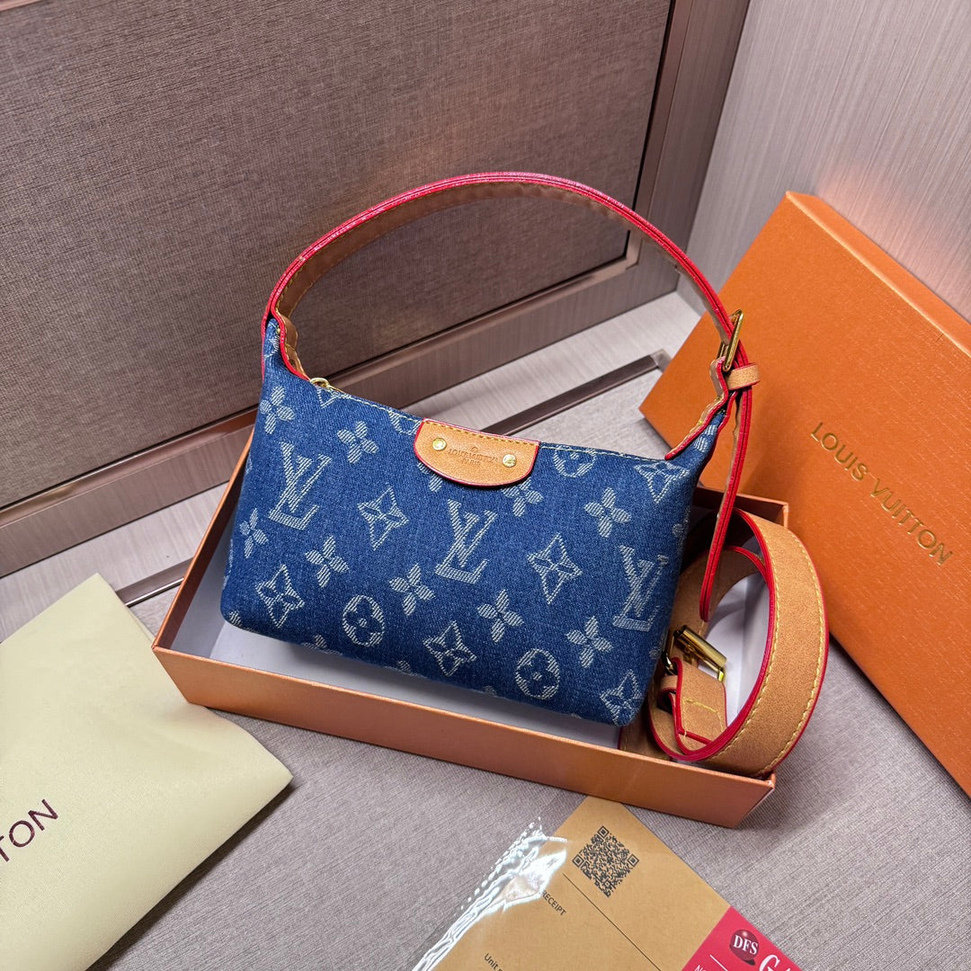 Lusso senza tempo: borsa a mano in pelle per il sofisticato moderno