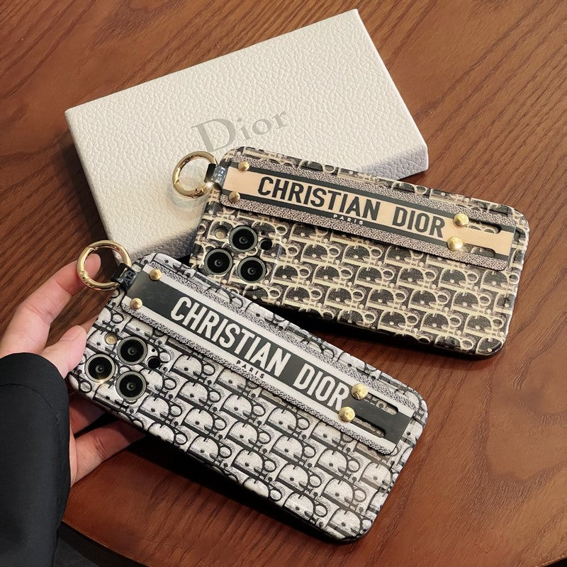 Capa para iPhone com pulseira de moda