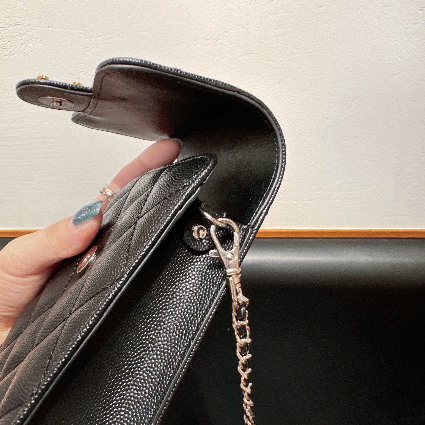Crossbody kožená taška na telefón