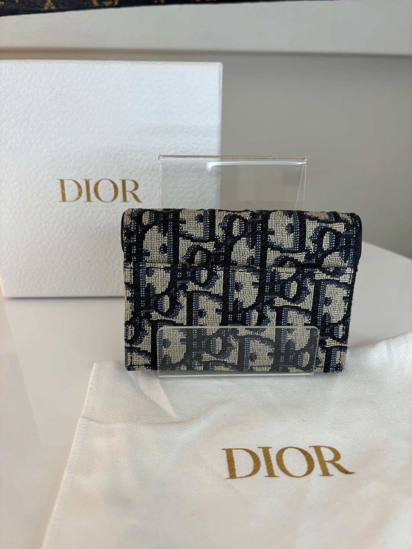 Klassisk Saddle Bloom Card Wallet