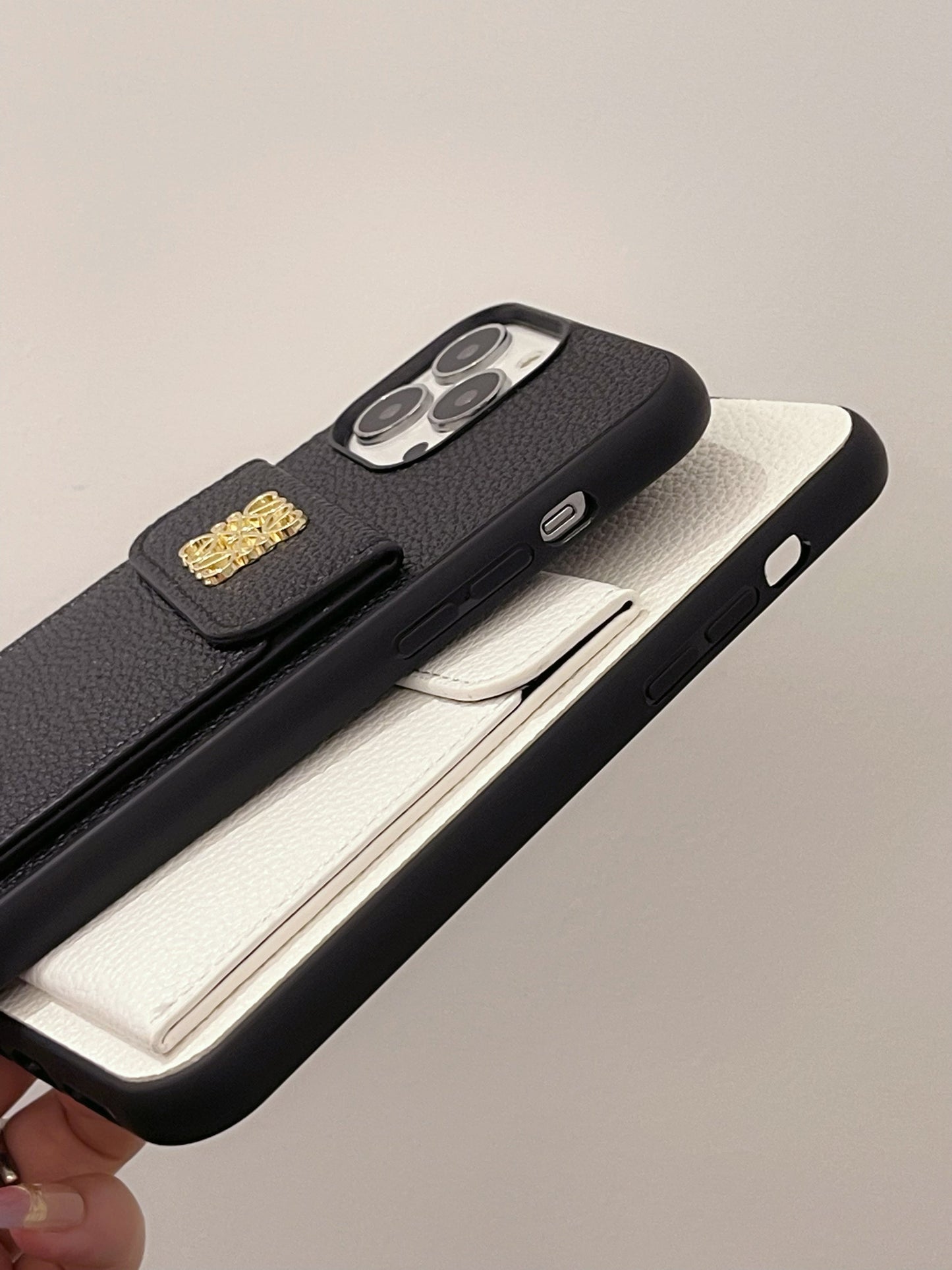 Luxusné puzdro na iPhone s držiakom karty čierne-QBK240603