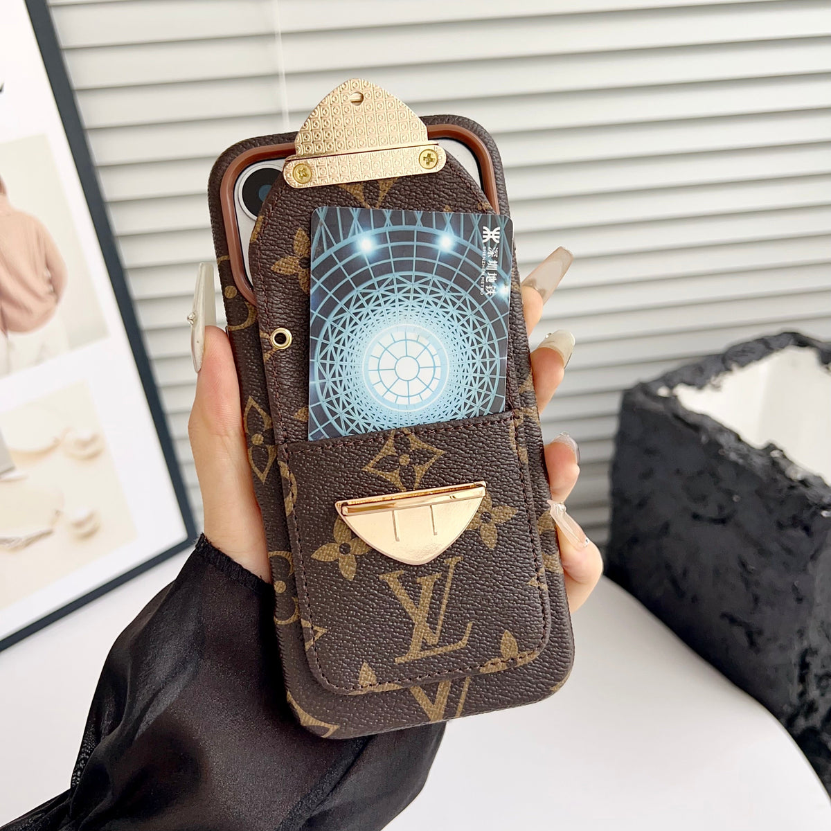 カードポケット付き高級クロスボディiPhoneケース & 取り外し可能なストラップ