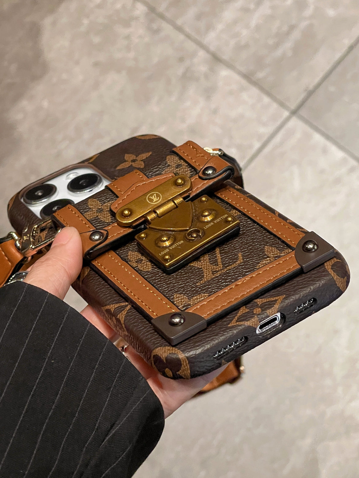 高級カードホルダーチェーンiPhoneケース