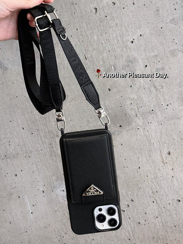 ラグジュアリーなクロスボディレザーiPhoneケース