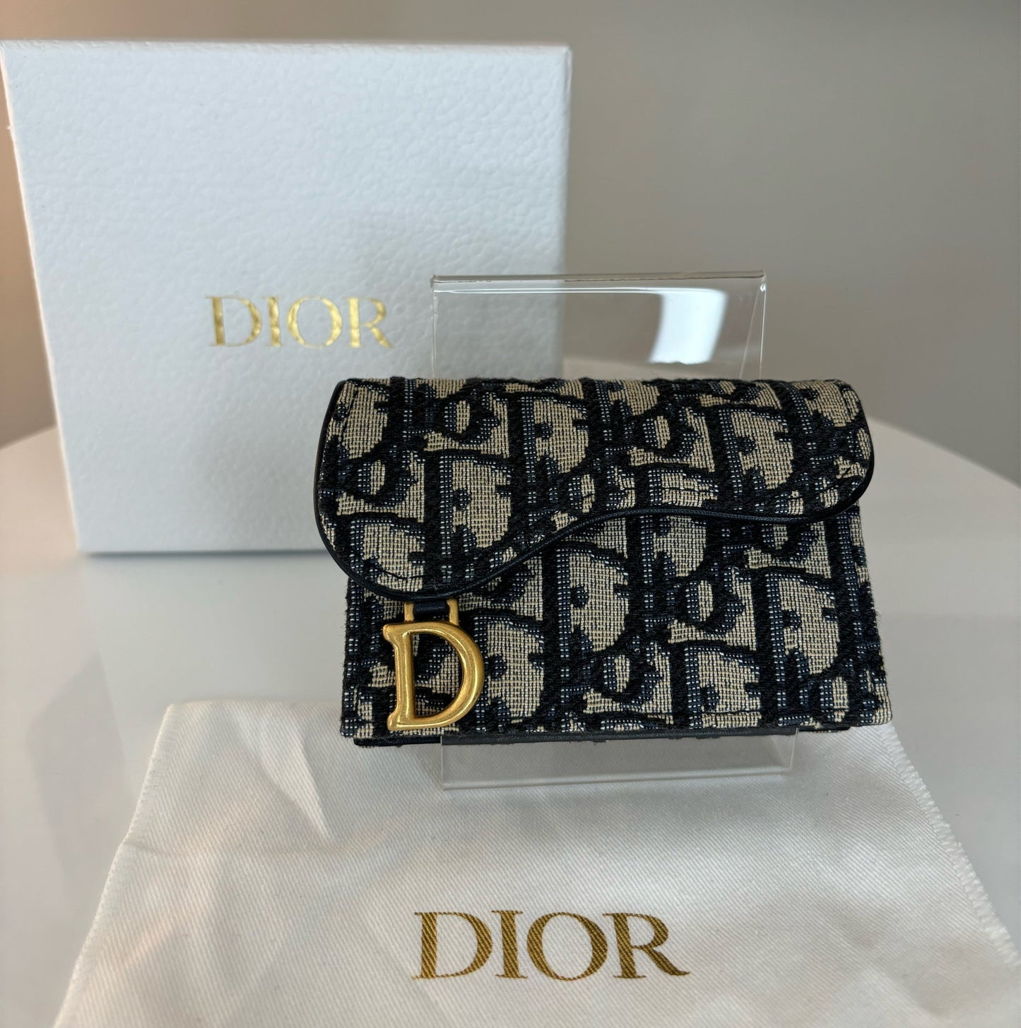 Klassisk Saddle Bloom Card Wallet
