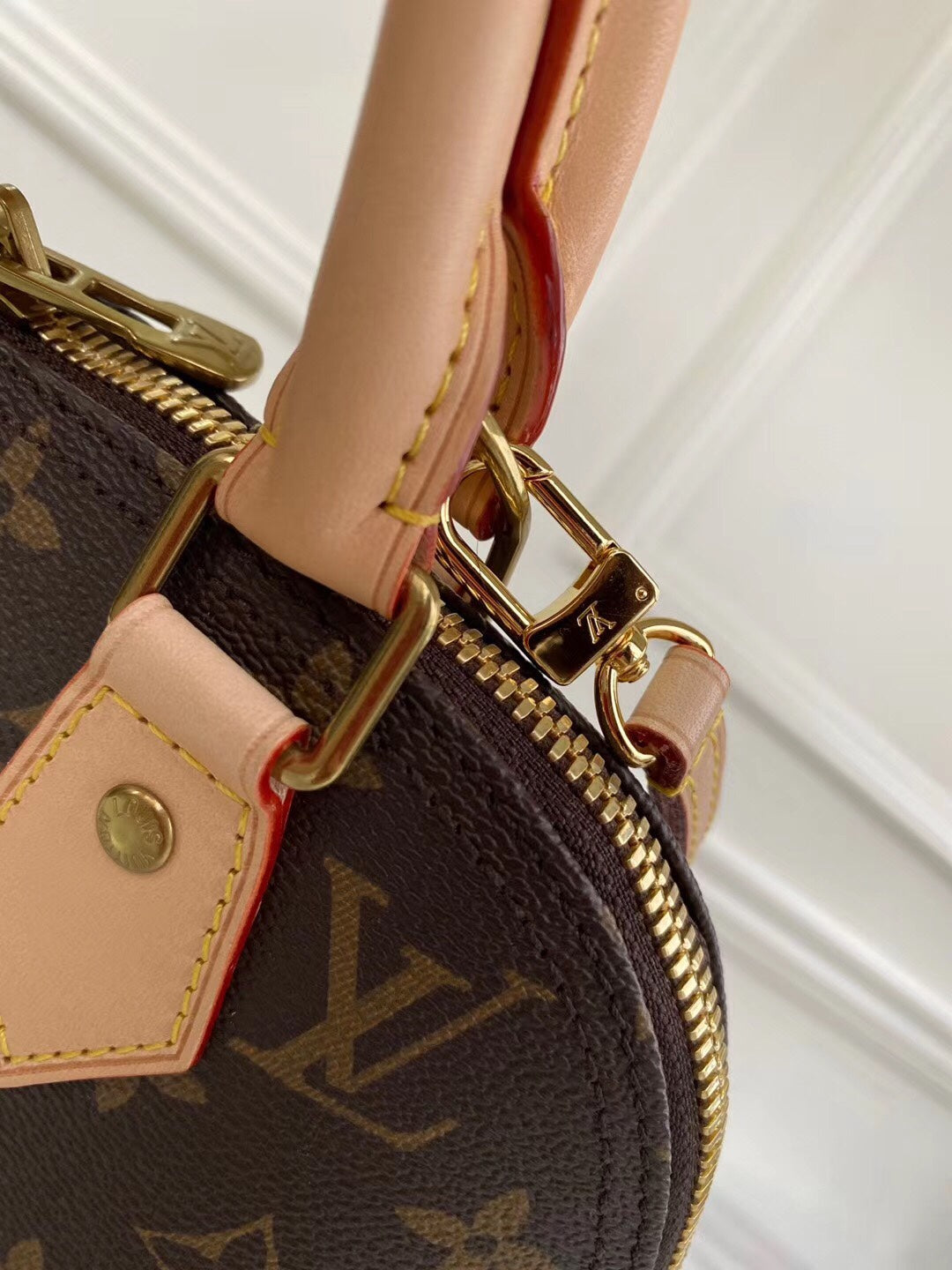 Bolsa Alma Clássica e Elegante