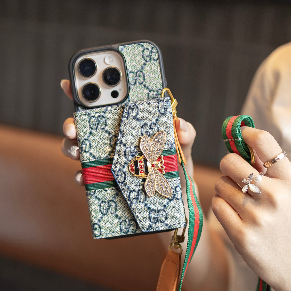 Capa crossbody premium avançada para iPhone com suporte para cartão & Alça de ombro