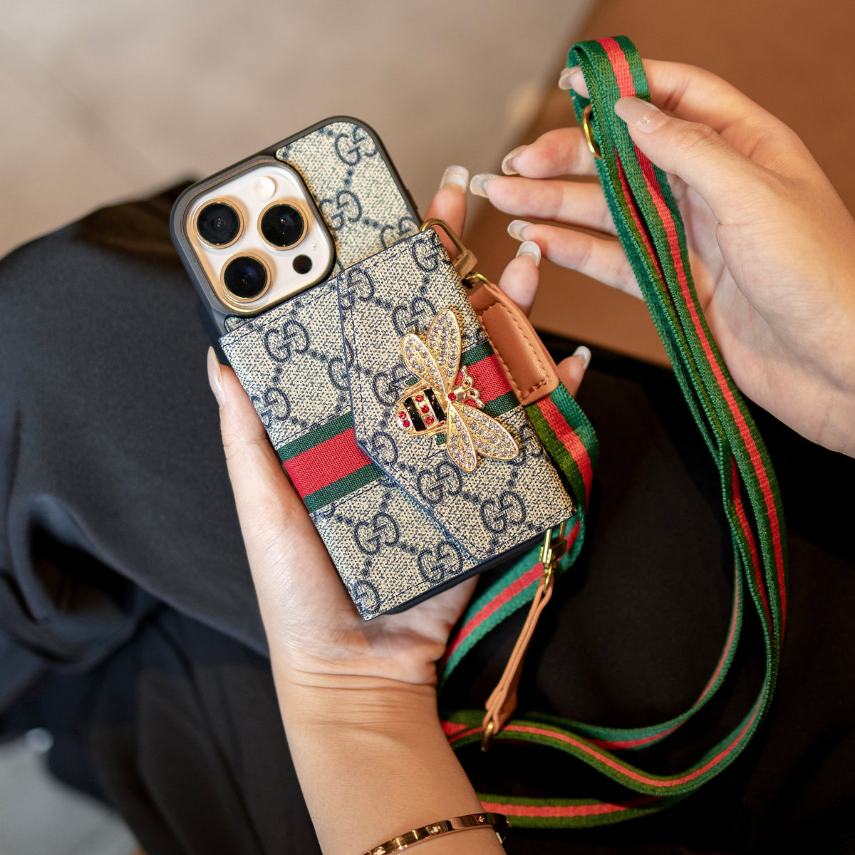 Capa crossbody premium avançada para iPhone com suporte para cartão & Alça de ombro