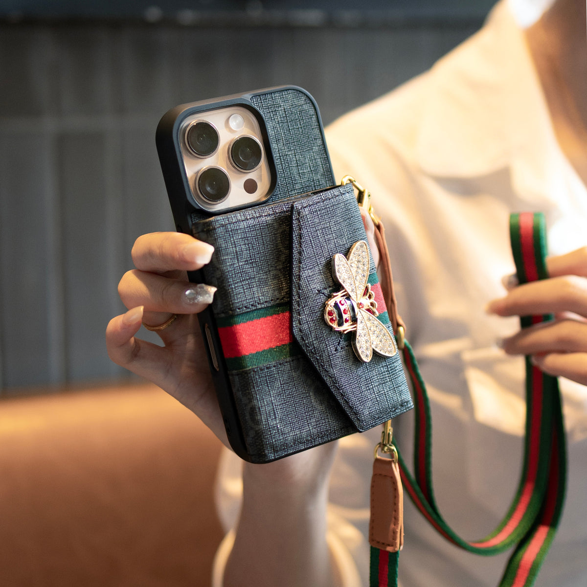 Capa crossbody premium avançada para iPhone com suporte para cartão & Alça de ombro