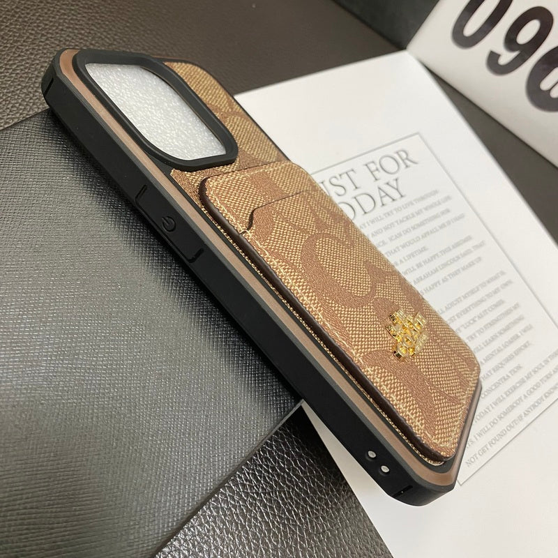 Capa clássica para iPhone com porta-cartões café -KB241416