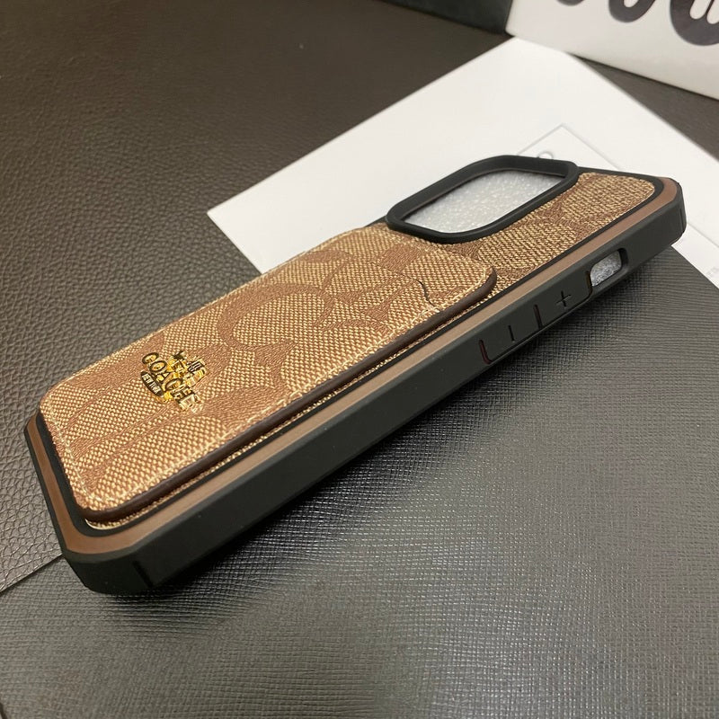 Capa clássica para iPhone com porta-cartões café -KB241416