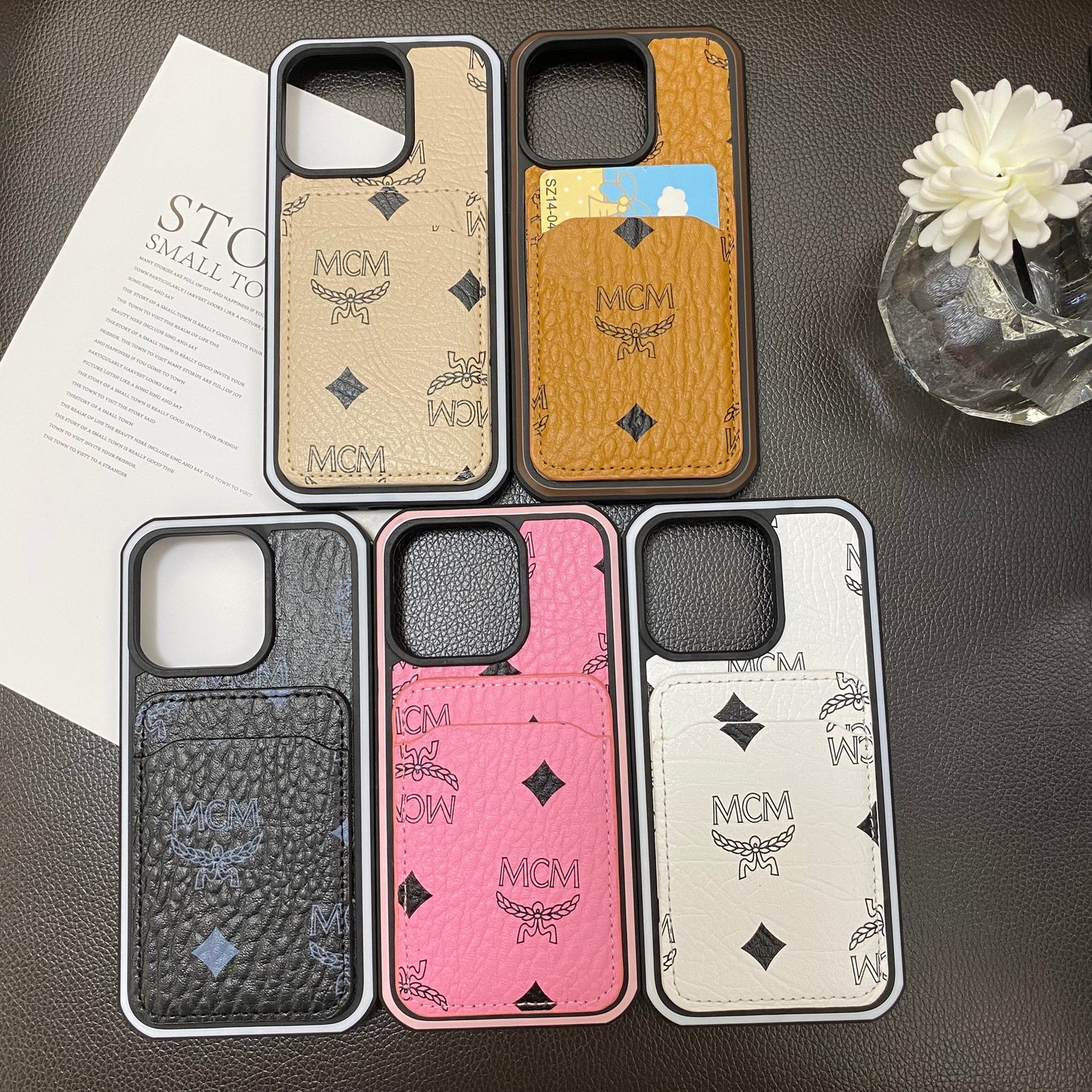 MCM puzdro na iPhone s držiakom karty žlté-MCK240603