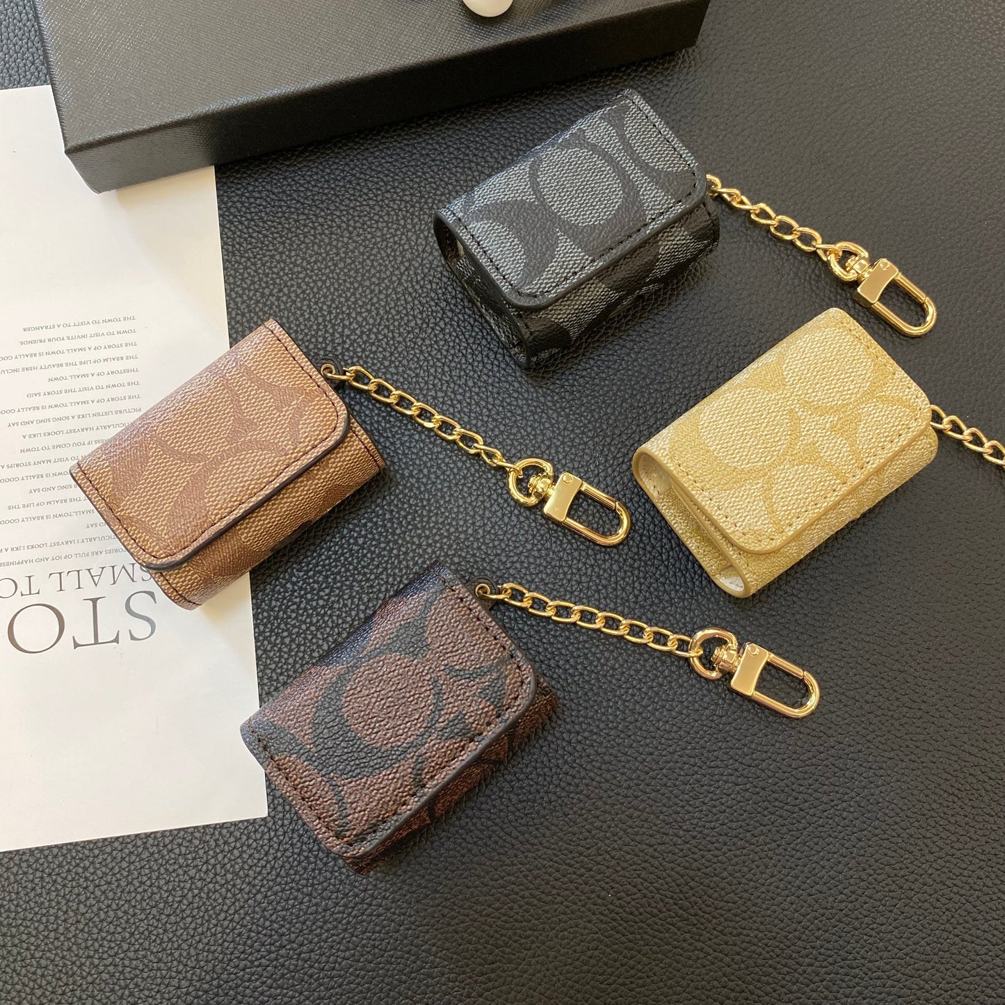 Ylelliset klassiset AirPods Pro -kotelot, mustat - YH240425