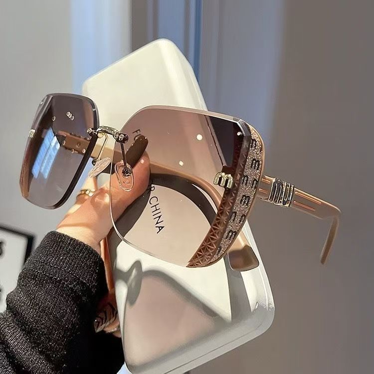 M - Sunglasses Ard-Sainmhínithe Stylish and Versatile