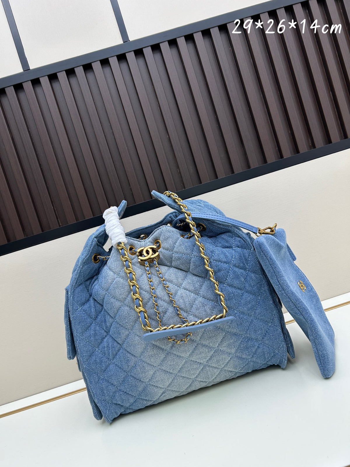 CC 25 Small Handbag Grained Calfskin & Gold-Tone Metal Bag