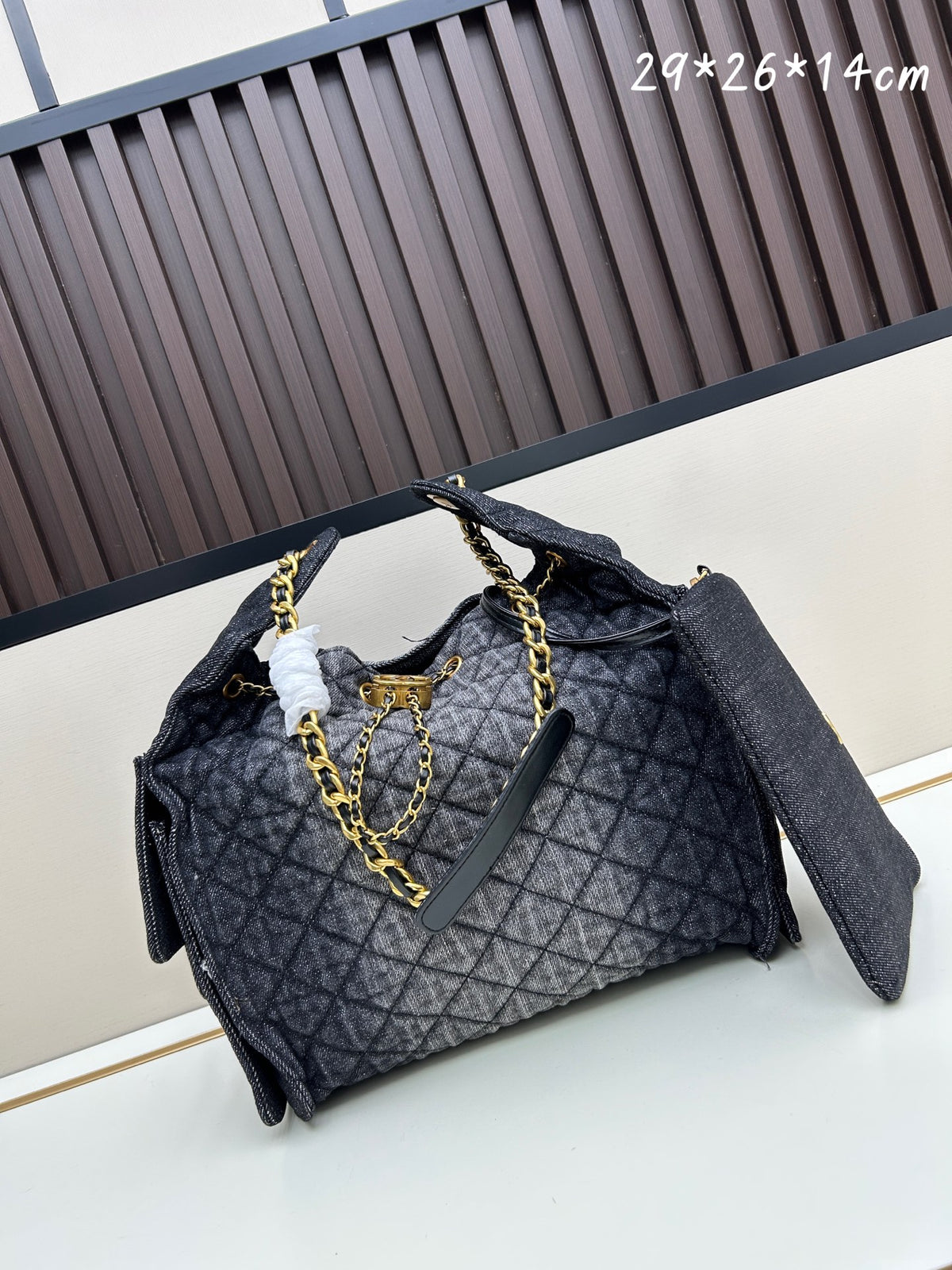 CC 25 Small Handbag Grained Calfskin & Gold-Tone Metal Bag