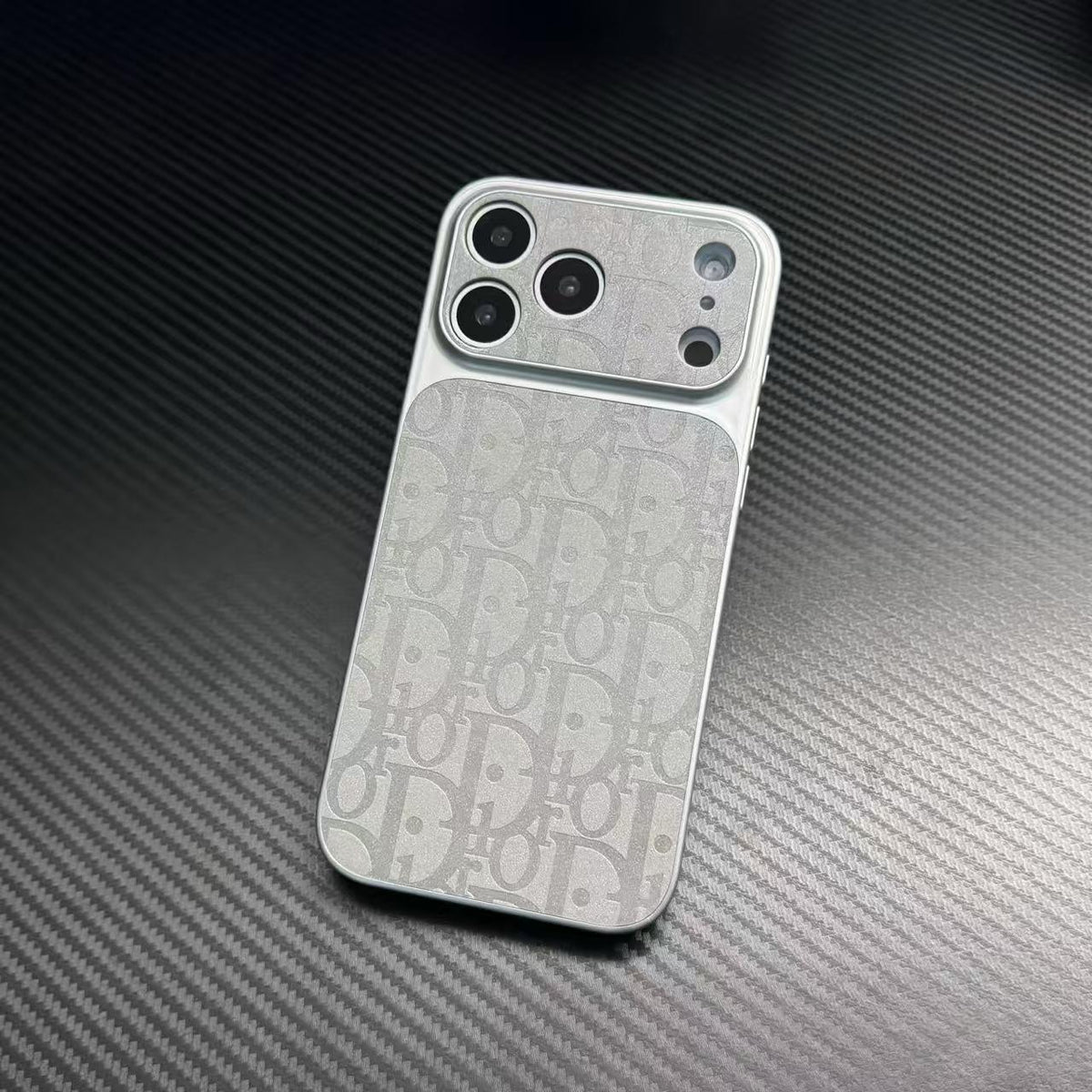 エレガントなモノグラム iPhone ケース