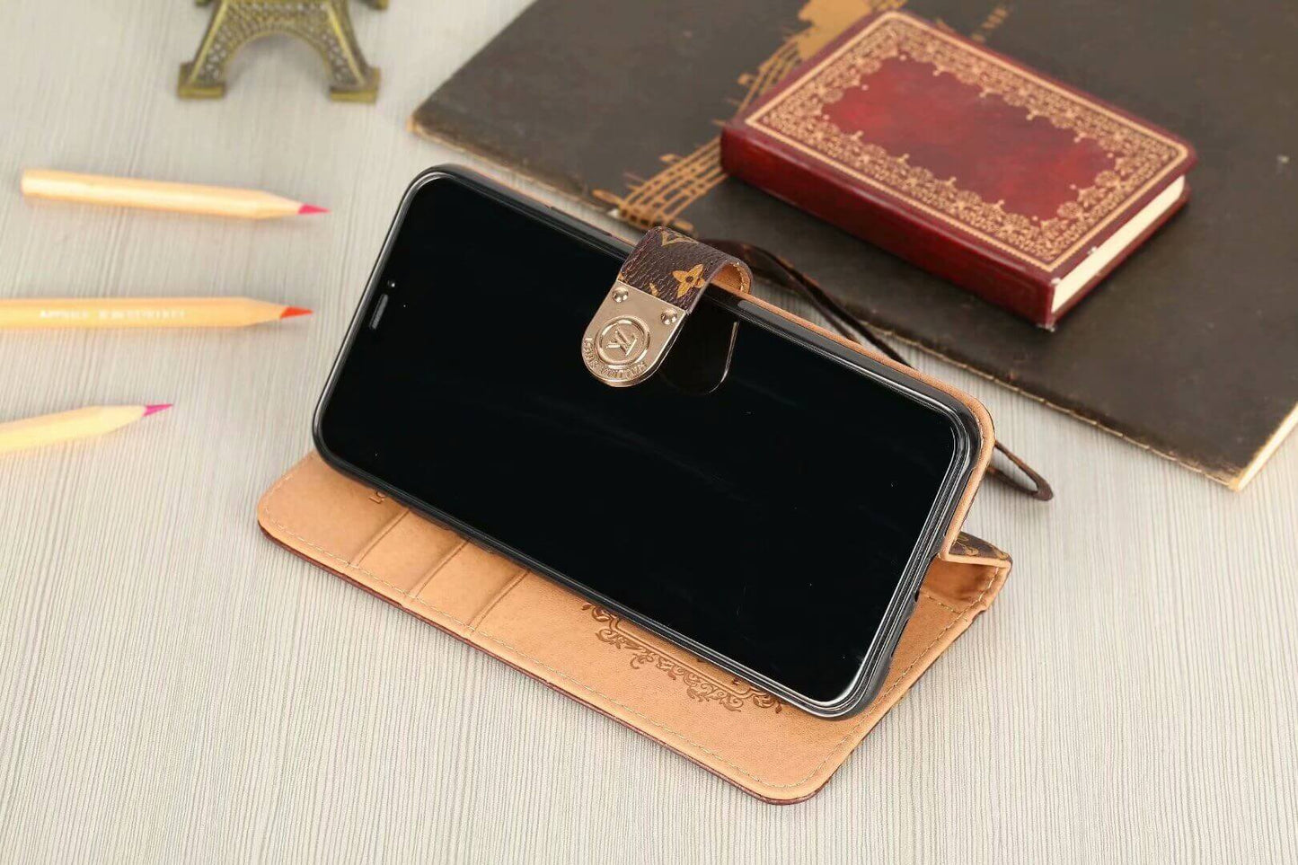 Luxusné puzdro na peňaženku Monogram pre iPhone – čierna šachovnica