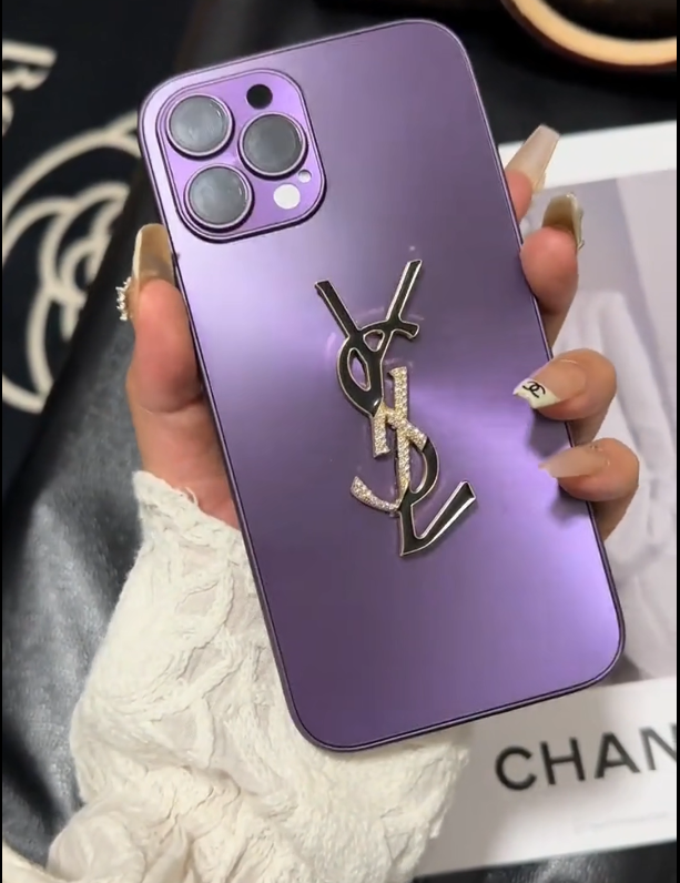 Capa elegante para iPhone Letter Shine x Mono com corrente